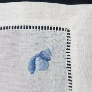 Beau tissu chenille de caboteur de crevettes et de poissons brodé à la main tissé pour les restaurants et les hôtels acceptant les commandes en gros - Product Image 1