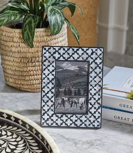 Cadre photo personnalisable en nacre avec logo personnalisé, cadre décoratif de luxe fait à la main pour une décoration murale élégante à la maison - Product Image 1