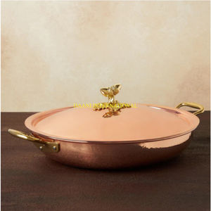 Rôtissoire rectangulaire en cuivre martelé avec couvercle et poignées dorées Ustensiles de cuisine de luxe pour la cuisson et le service élégant - Product Image 2