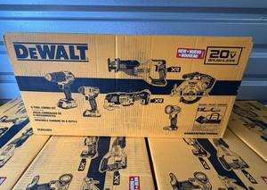 Nuevo Kit Combinado Inalámbrico de 10 Herramientas D EWALT DCK1020D2 de 20 Voltios Máx. con Batería de Iones de Litio - Product Image 1