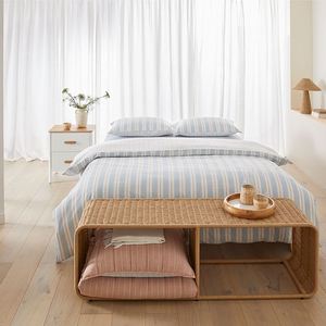 مقعد سريري مصنوع من إطار ألومنيوم وحبل راتان منسوج بلمسة طبيعية - Product Image 2