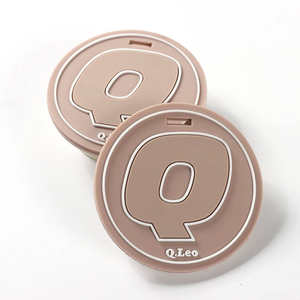 Kivotech nouveau Patch 3D plastique souple PVC Silicone caoutchouc Logo avec quantité minimale de commande bas 2024 Pvc 3D caoutchouc Logo patchs sur mesure - Product Image 5