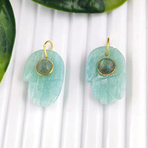 Pendentif bouddha sculpté à la main en pierre précieuse fait à la main en forme de main breloques de sculpture avec breloque ronde en labradorite - Product Image 3