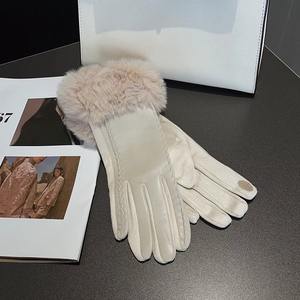 Gants en cuir PU pour femmes avec bordure en fausse fourrure, doublure thermique respirante pour les fêtes d'hiver par temps froid - Product Image 6