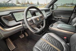 VOITURE ÉLECTRIQUE EXTREMEMENT PROPRE 2023 RIV-IAN R1S TOUT-TERRAIN 835-HP QUAD-MOTOR AWD POWERTRAIN GRAND PACK BATTERIE PRÊT À LIVRER - Product Image 3