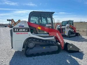 รถตักล้อยางขนาดเล็ก Takeuchi TL8R2 รุ่นใหม่ ปี 2024 พร้อมห้องโดยสาร ระบบปรับอากาศ ระบบควบคุมแบบ Pilot คัปปล์ไฮดรอลิกแบบ Standard Flow และบุ้งกี๋ - Product Image 6