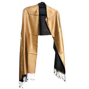 Écharpe en soie réversible vintage de créateur, motif géométrique camel et noir, longue écharpe en satin de luxe pour toutes les saisons - Product Image 2