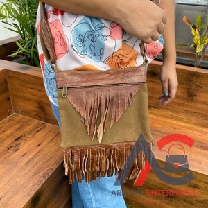 Bolso resistente al agua de lona de cuero genuino personalizado para bolsos de hombro con flecos cruzados de cuero de vaca de lujo occidental para mujer - Product Image 1