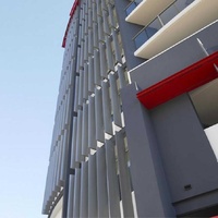 Lames de persiennes horizontales en alliage d'aluminium peint par poudrage, profilées, pour ombrage architectural, façade extérieure