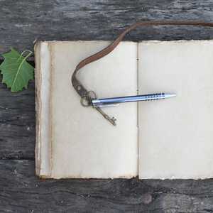 Journal en cuir véritable, papier sans bois en coton pleine fleur, couverture rigide, fermeture à clé artistique, logo personnalisé, prix de gros, OEM, FBA - Product Image 5