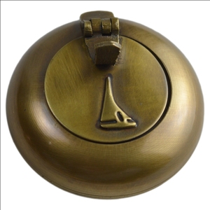 Vente en gros d'usine de cendrier classique de haute qualité en métal nickelé accessoire pour fumeurs cendrier en aluminium dernière arrivée disponible - Product Image 1