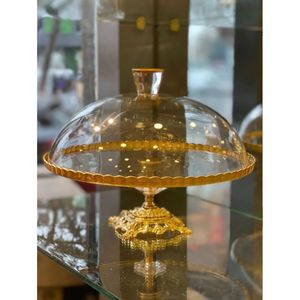 Support à gâteau moderne en métal avec dôme en verre offrant une présentation élégante des gâteaux pour les fêtes à domicile et la restauration - Product Image 1
