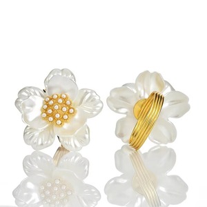 Anillos para Servilletas de Resina Floral y Metal - Diseño Clásico, Duradero y Ecológico para Decoración de Mesa de Comedor - Product Image 6