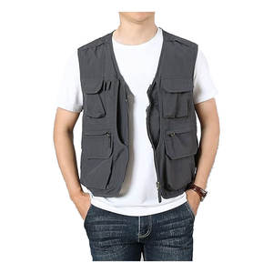 Gilet personnalisé respirant sans manches pour hommes avec conception multi-poches Gilet de travail en coton durable pour le refroidissement Gilet de poches pour vêtements de travail - Product Image 6