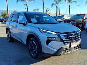 Nissan Rogue SV FWD Plus 2024 d'occasion en excellent état, sans accident, conduite à gauche/droite - Product Image 4