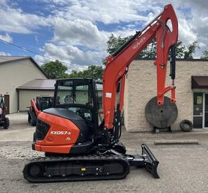 Excavatrice KUBOTA d'occasion KX165/KX057/U55 de 5 tonnes avec moteur et roulements, construction durable pour l'aménagement paysager - Product Image 3