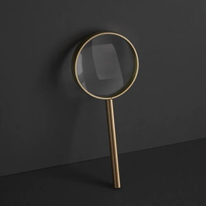 Loupe en métal robuste offrant une clarté visuelle accrue pour les yeux vieillissants et les personnes malvoyantes - Product Image 1