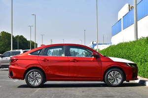 รถยนต์ยามาฮ่า รุ่นซีดาน พวงมาลัยซ้าย สีแดงขาว - Product Image 4