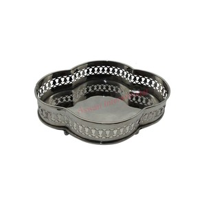 Plateau de service en métal gravé à motif floral personnalisable de haute qualité, décoratif, pour l'accueil, Aswan International - Product Image 3