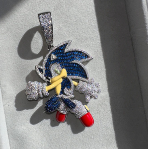 Colgante de dibujos animados de lujo de fabricación india, collar de personaje hecho a mano, joyería de estilo callejero de moda disponible al mejor precio - Product Image 1