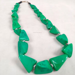 Collar de resina de color personalizado para niñas y mujeres, diseño y tamaño personalizados, conjunto de collar largo con colgante de resina, oferta de resincraft - Product Image 1