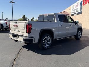 รถกระบะ GMC Sierra 1500 Denali Crew Cab 4WD ปี 2026 พร้อมไฟหน้า LED และไฟวิ่งกลางวัน ยาง R20 - Product Image 3