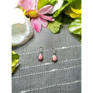 Boucles d'oreilles pendantes en argent sterling motif flèche et goutte d'eau, ornées de perles et de diamants, style Navajo Coquillage Rose, idéales pour mariages et soirées - Product Image 1