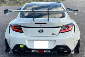 Toyota GR86 2023, boîte manuelle 6 vitesses, moteur 4 cylindres à plat de 228 ch, kit carrosserie large Varis - Product Image 6