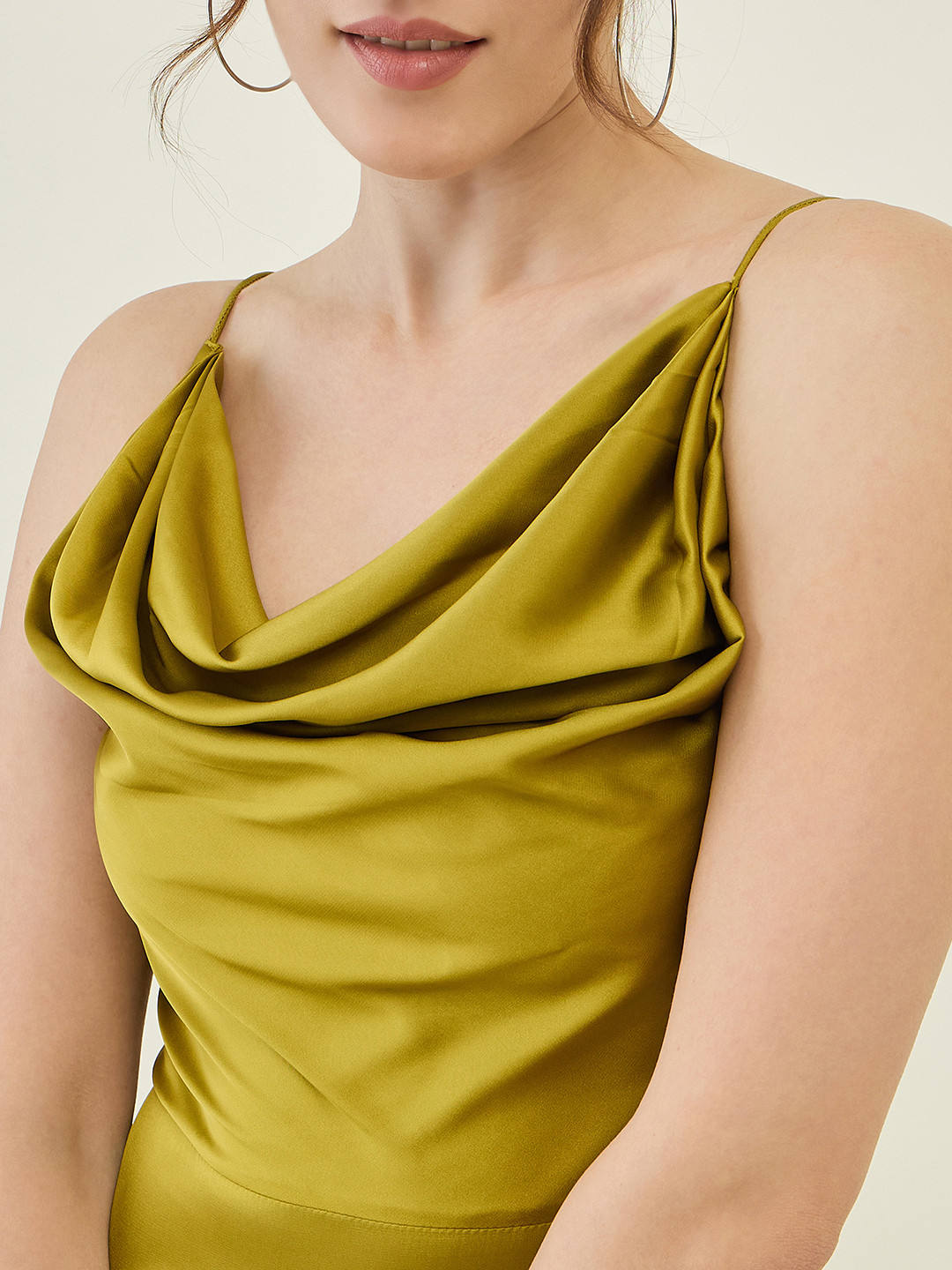 สีเขียวเสจ