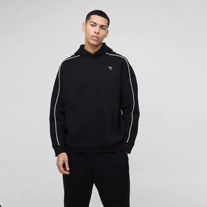 Sweat à capuche à manches longues avec cordon de serrage et poche kangourou, nouveau produit - Product Image 1