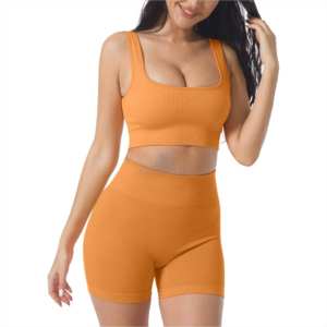Ensemble de vêtements de sport à séchage rapide de qualité supérieure pour femmes avec logo personnalisé ensemble de yoga respirant pour femmes avec short - Product Image 2