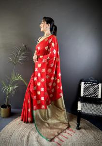 Banarasi Saree en soie avec Lehenga Choli Vintage Robe pour femme pour fêtes et occasions spéciales Vêtements en gros - Product Image 3
