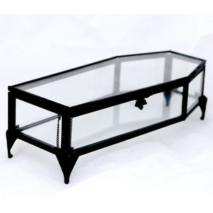 Beau cadre en laiton noir mat fait à la main boîte de rangement en forme de cercueil boîte en verre de luxe utilisation à la maison bijoux indiens en métal - Product Image 1