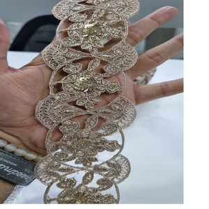 Rubans et lacets brodés à la machine lourds sur mesure en différents modèles et en une seule couleur pour robes de mariée de 2.5 pouces de largeur - Product Image 1