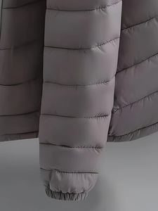 Veste matelassée pour homme sur mesure en gros, nouveau design, veste bomber matelassée tendance, capuche blanche, imperméable, veste à bulles, fourrure, hiver - Product Image 5