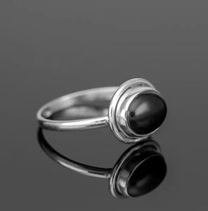 Anillo de ónix negro ovalado, joyería de piedras preciosas hechas a mano de plata esterlina, anillo de regalo elegante para mujer - Product Image 3