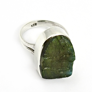 Pierre précieuse de labradorite brute Bague en forme de cabochon en argent sterling 925 Bijoux bohèmes faits à la main Fournisseurs de prix d'usine en gros - Product Image 1
