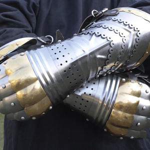 Laiton médiéval décoré de gants en cuir de gantelet d'acier doux produit d'artisanat en métal - Product Image 3