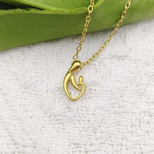 Collar <span class=keywords><strong>de</strong></span> <span class=keywords><strong>Oro</strong></span> <span class=keywords><strong>de</strong></span> Acero Inoxidable 316 L <span class=keywords><strong>para</strong></span> Mamá y Bebé, Regalo <span class=keywords><strong>para</strong></span> Mamá, Joyería Familiar Delicada <span class=keywords><strong>de</strong></span> <span class=keywords><strong>Oro</strong></span> - Product Image 4