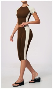 Brown Contrast Stripe Crop Top High Waist Capri Leggings 2 Piece Yoga Set Seamless Four-Way Stretch Activewear - Product Image 5