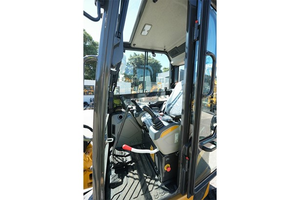 รถขุดขนาดเล็ก XE27U มือสองและใหม่ เครื่องยนต์ Kubota 20.9 แรงม้า น้ำหนัก 2.7 ตัน แบบ Zero Tail Swing - Product Image 4