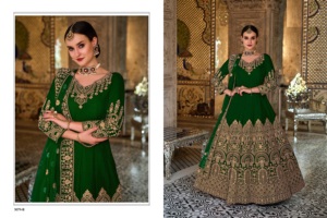 Vente en ligne de costume en velours indien et pakistanais Collection de travail élégant avec côtés avant et arrière - Product Image 2