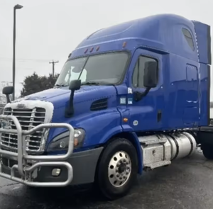 Best!! 2022 2019 Used Sleeper <b>Truck</b> <b>Freightliners</b> Cascadias 113 Sleeper Semi <b>Truck</b> 60" Mid Roof Sleeper 450HP Automatic - Product Image 1