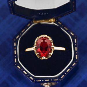 Juego de puntas de garra, anillo de rubí cultivado en laboratorio de corte ovalado en oro amarillo sólido de 10K, anillo de compromiso de rubí solitario de estilo Art Deco hecho a mano - Product Image 4