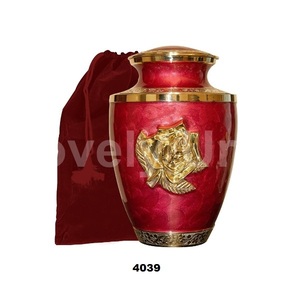 Urne funéraire en laiton grande rose rouge avec sac en velours belle urne avec fleur de rose - Product Image 1