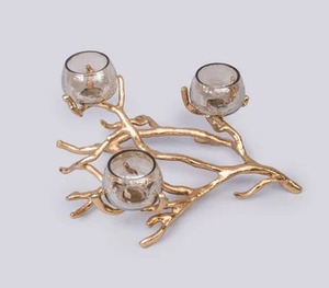 Bougeoir artisanal avec branche d'arbre dorée et verre, parfait pour un salon élégant, une chambre à coucher et un décor de salle à manger. - Product Image 6
