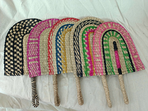 พัดลมมือหญ้าทะเลทำด้วยมือพัดลมงานฝีมือธรรมชาติเพื่อการส่งออก - Product Image 4