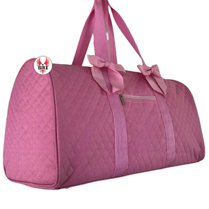 Alpha |   Sac de voyage matelassé brodé pour femmes Kapa Alpha Soror |   Sac de sport personnalisé en sublimation pour femmes, broderie de sororité - Product Image 1