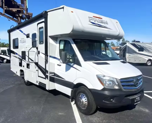 รถบ้านมือสอง Coachmen Prism Class C RV Camper Motorhome ปี 2022 2023 2020 ขายส่ง มีสีให้เลือกตามสั่ง ไมล์น้อย 4-6 ที่นั่ง - Product Image 3