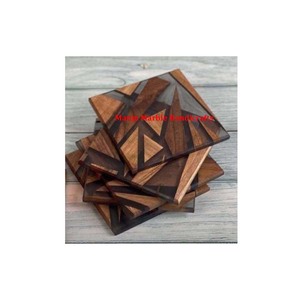 Ensemble de sous-verres en bois de bambou incurvés à la main personnalisés en résine de forme carrée article brillant naturel pour les appareils ménagers de cuisines - Product Image 1